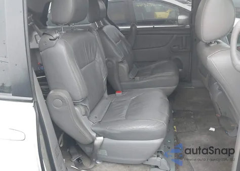 2009 Toyota Sienna Xle z USA, uszkodzony, nr VIN 5TDZK22C19S236011